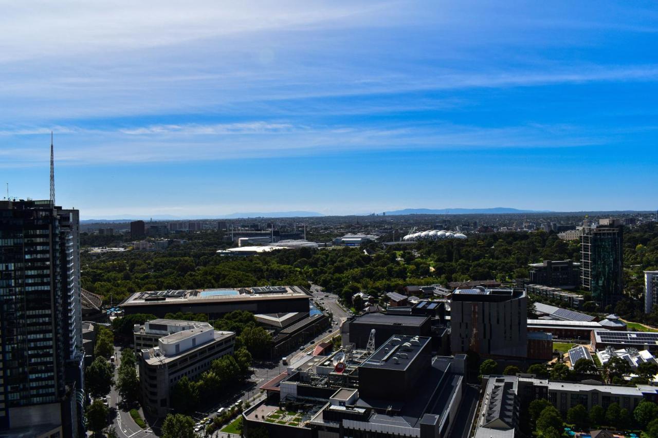 Fantastic 3 Bedroom Apartment In Southbank — Photos 2